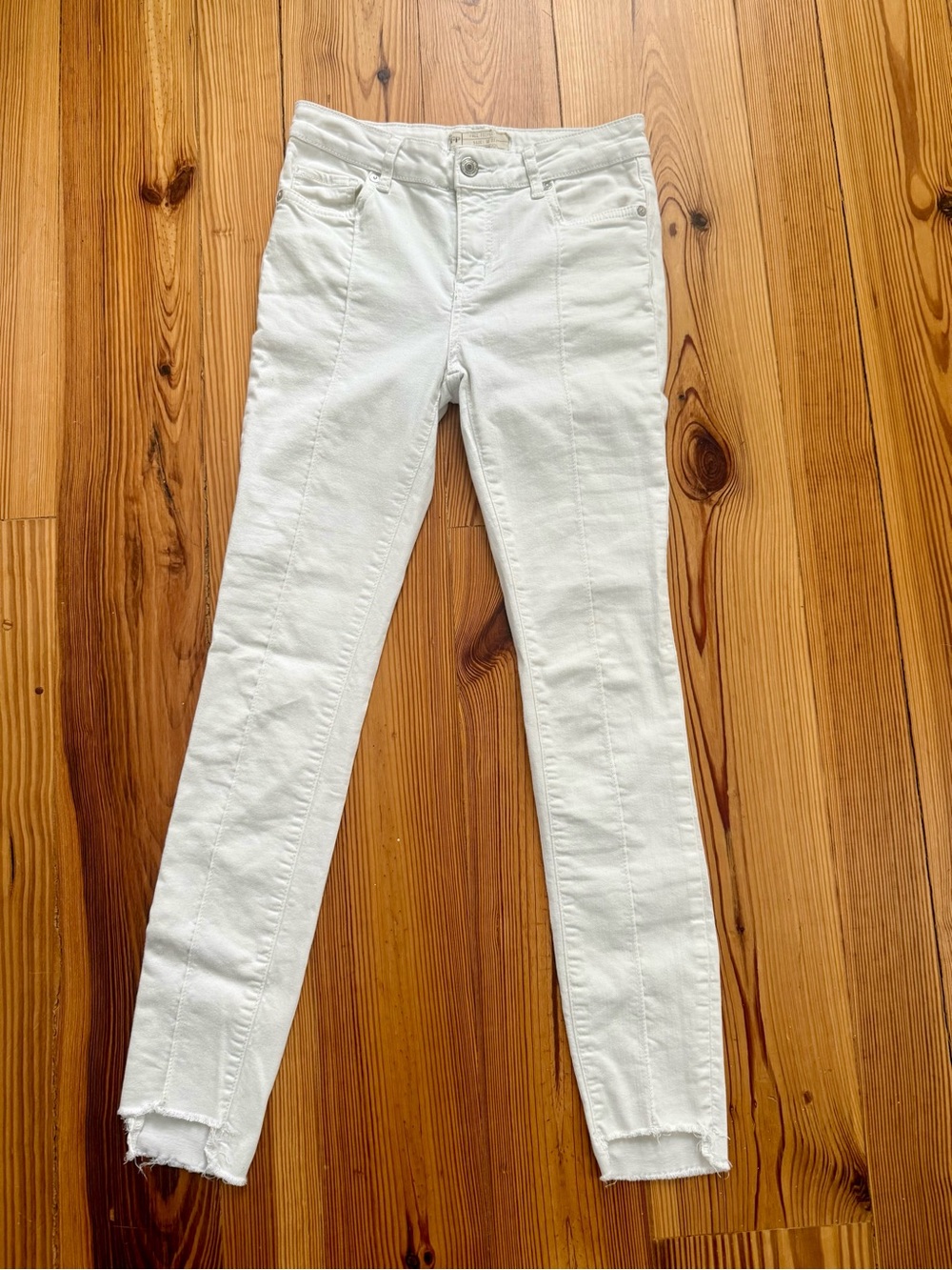 Free People White Skinny Jeans with Raw Hem